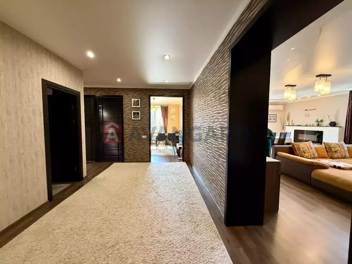 4 ��. ��������, 168/105/13 ��. �., 7/10 ������ ���� 8