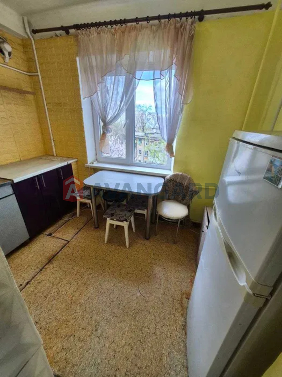 2 ��. ��������, 44/-/7 ��. �., 4/5 ������ ���� 8