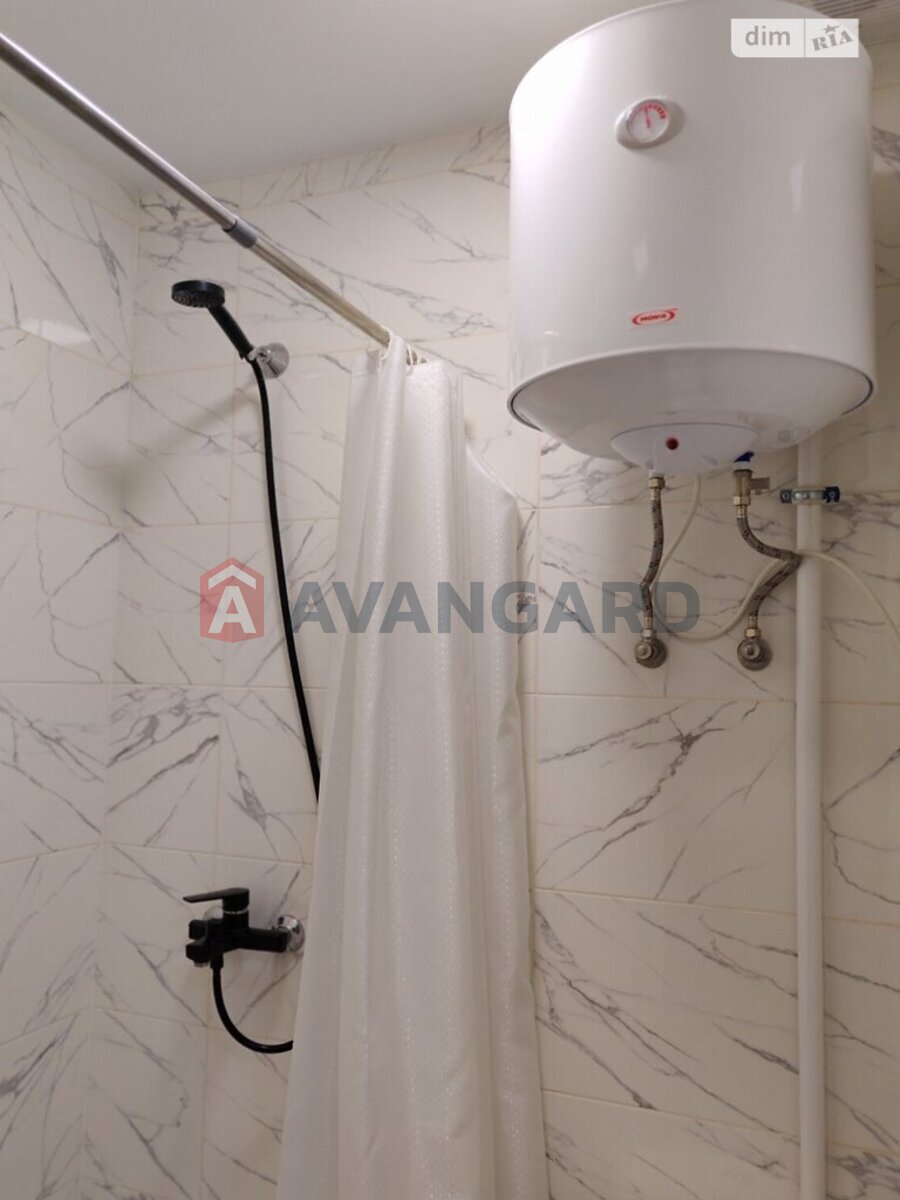 1 ��. ��������, 28/-/5 ��. �., 1/2 ������ ���� 10