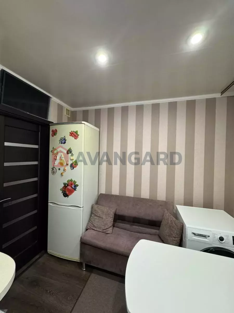 1 . , 38/-/9 . ., 4/9   3