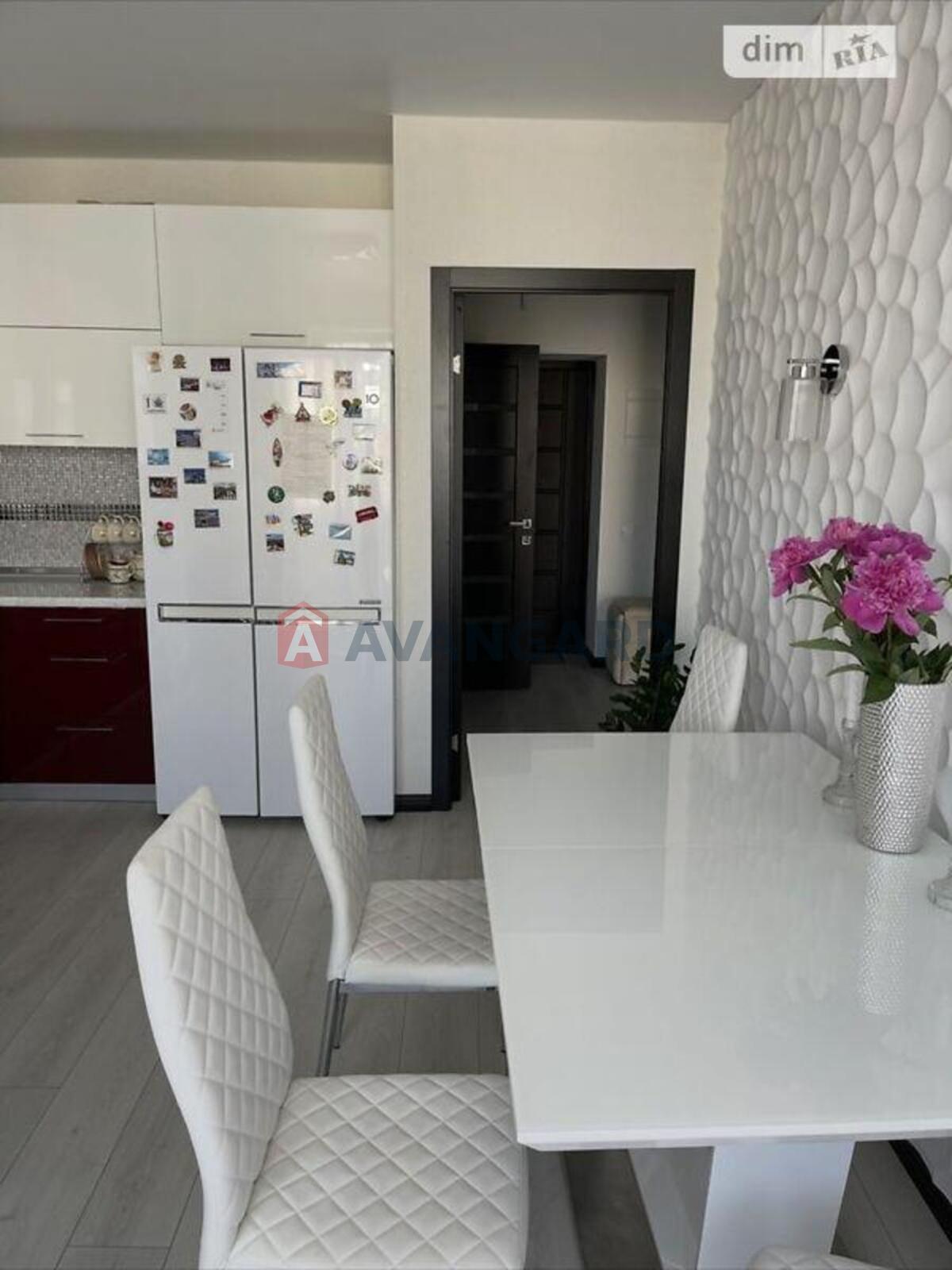 1 ��. ��������, 60/-/15 ��. �., 8/11 ������ ���� 9