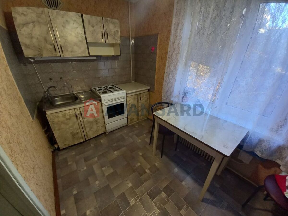 1 ��. ��������, 40/30/8 ��. �., 3/9 ������ ���� 2