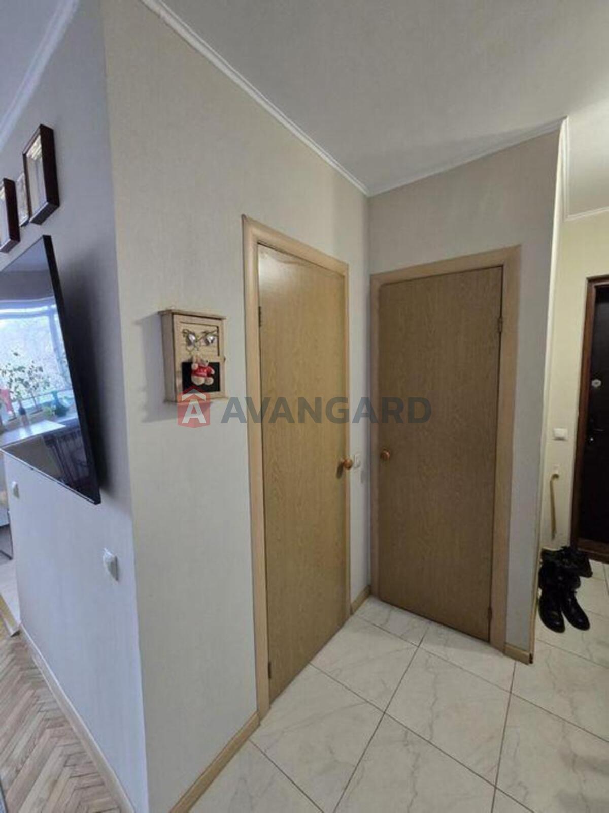 3 ����. ��������, 57/-/7 ��. �., 4/5 ���� ���� 13