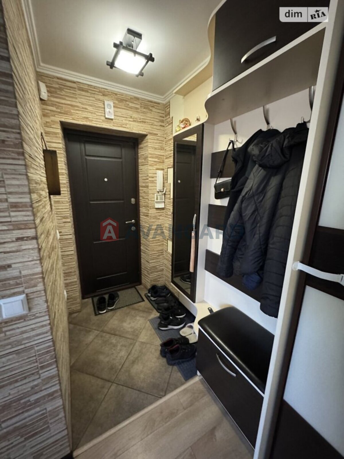 3 ��. ��������, 74/-/- ��. �., 6/9 ������ ���� 6