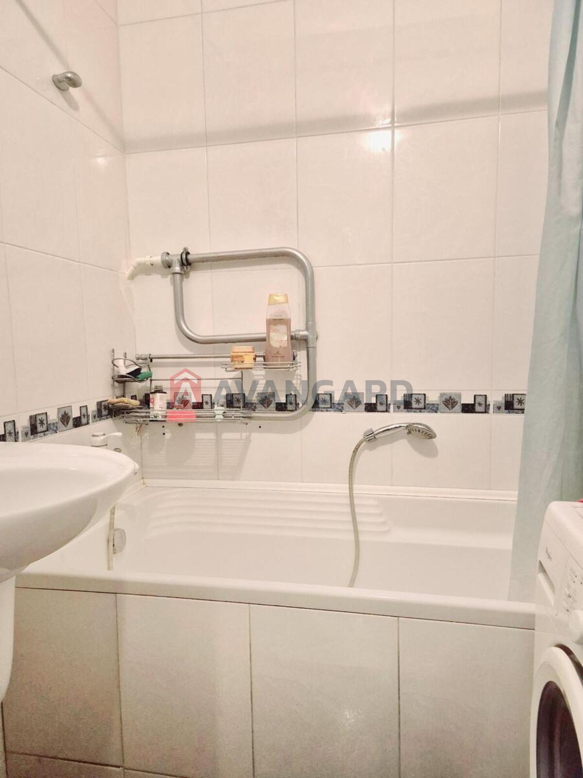 3 ��. ��������, 70/-/9 ��. �., 2/5 ������ ���� 8