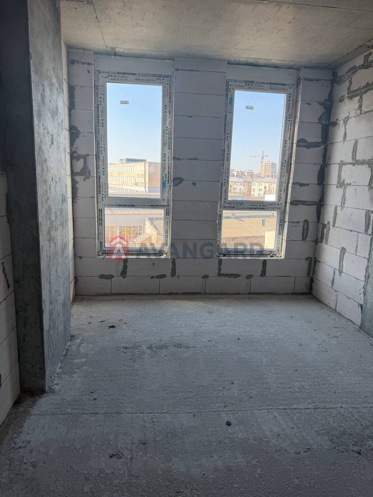 3 ��. ��������, 84,89/46,43/14,81 ��. �., 5/9 ������ ���� 7