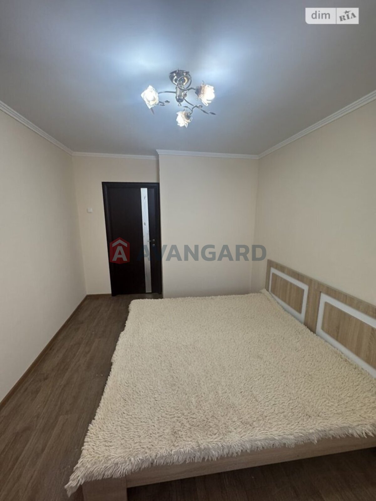 3 ����. ��������, 64/45/8 ��. �., 5/10 ���� ���� 12