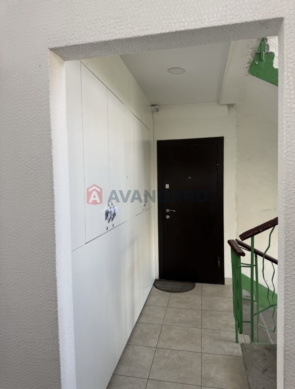 2 ��. ��������, 48/43/12 ��. �., 9/10 ������ ���� 15