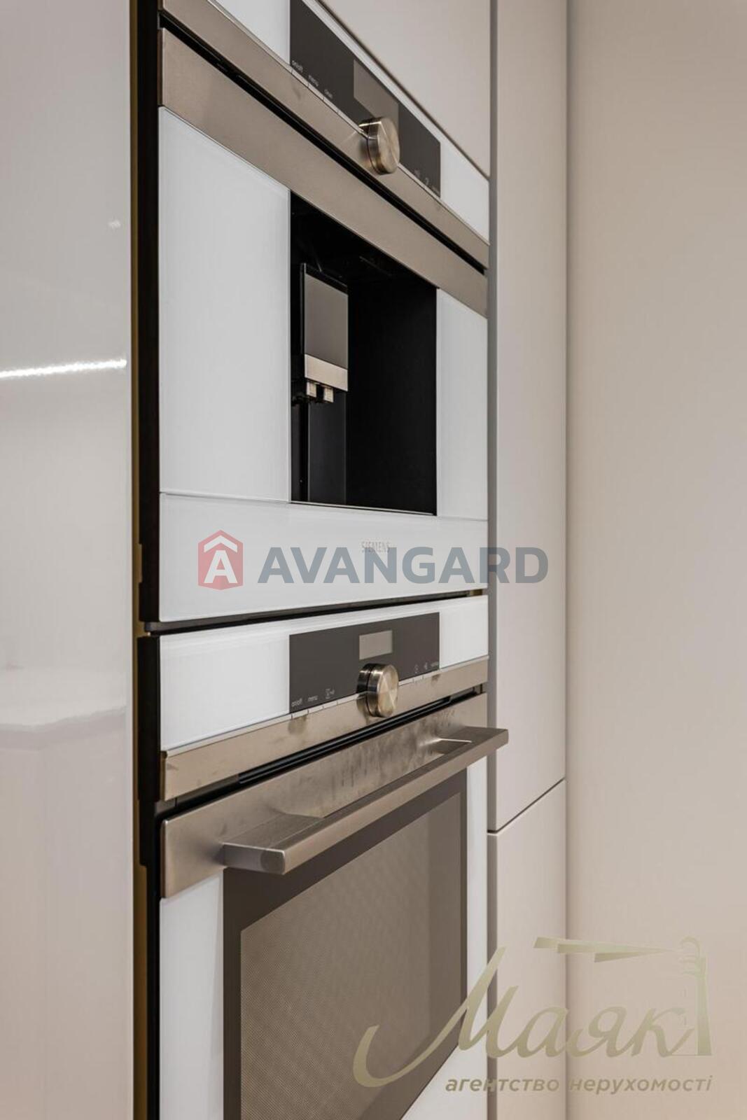 3 ��. ��������, 122/60/40 ��. �., 12/24 ������ ���� 13