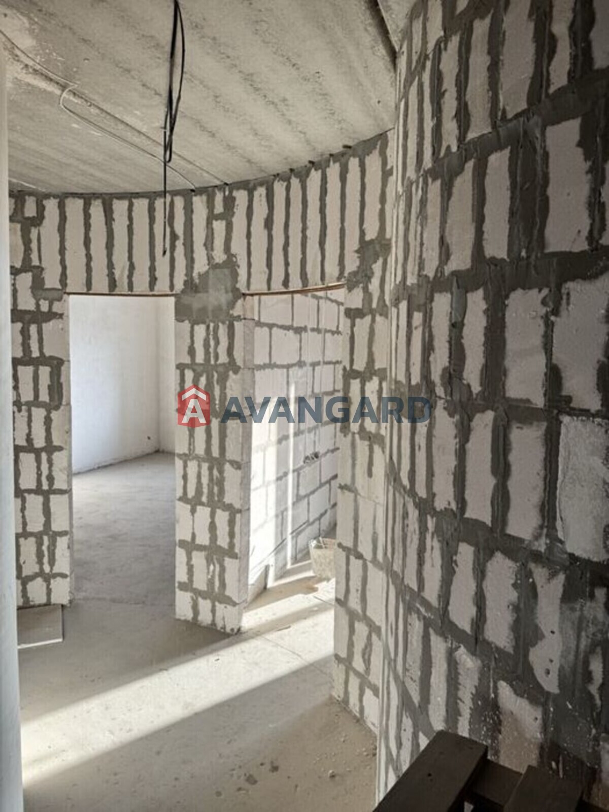 3 ��. ��������, 124/-/30 ��. �., 10/13 ������ ���� 12