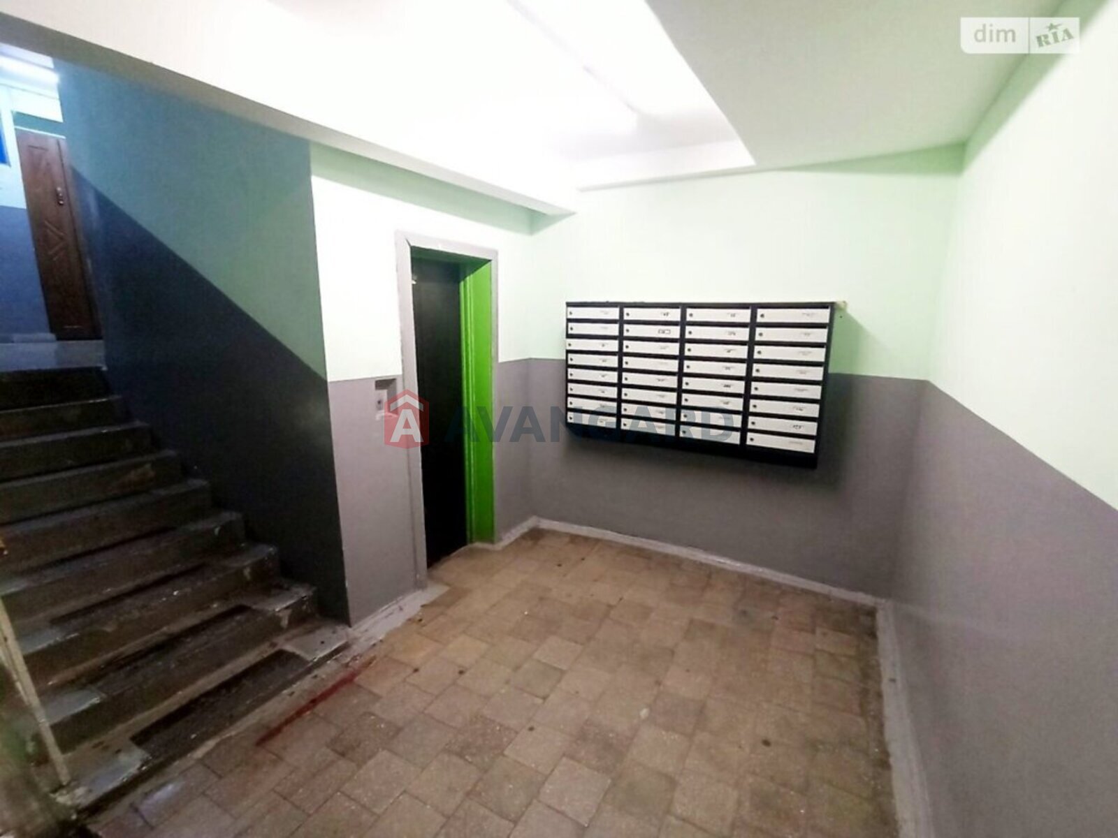 4 ��. ��������, 82/51/7 ��. �., 5/9 ������ ���� 1