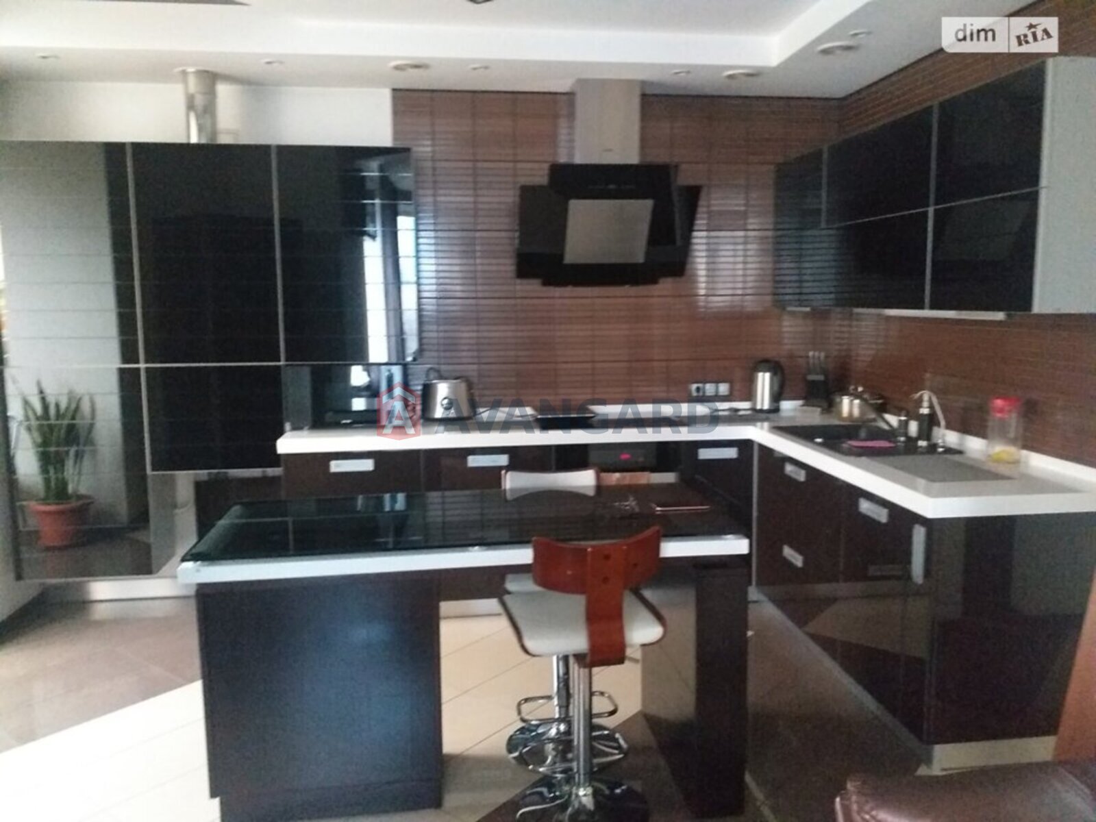 4 ����. ��������, 156/107/15 ��. �., 3/4 ���� ���� 6