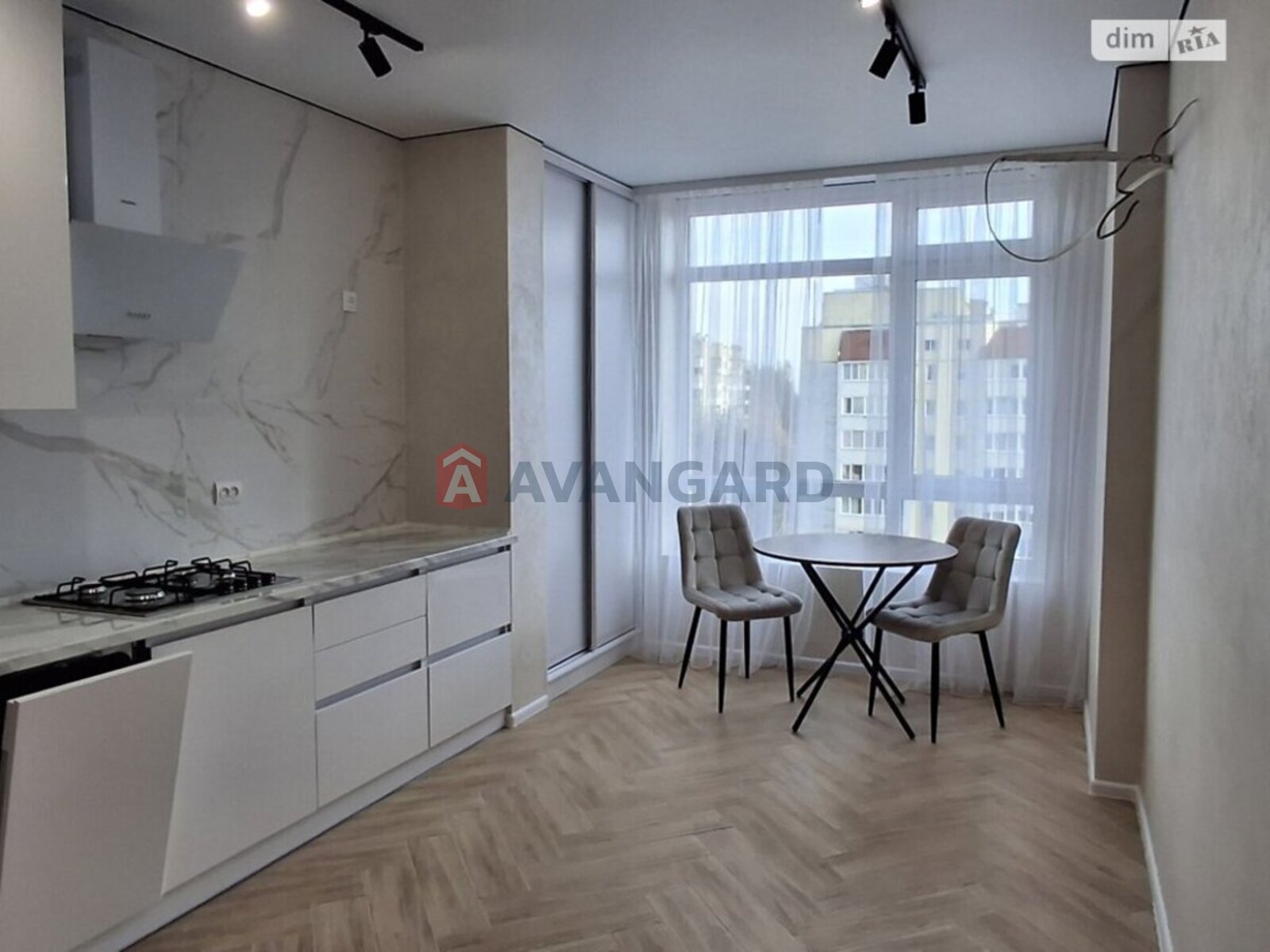 1 ��. ��������, 43/-/- ��. �., 10/15 ������ ���� 12