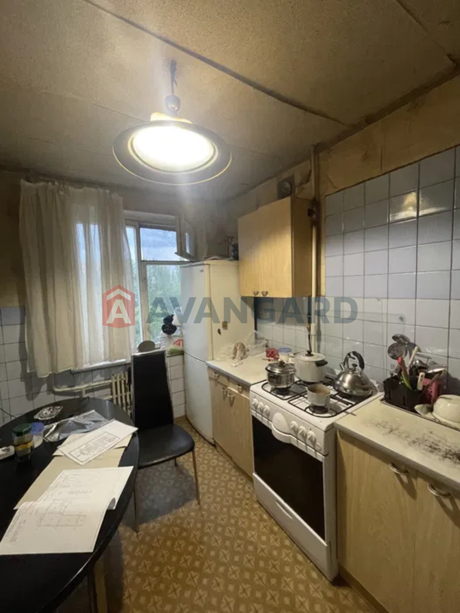 3 ��. ��������, 68/-/12 ��. �., 4/9 ������ ���� 6