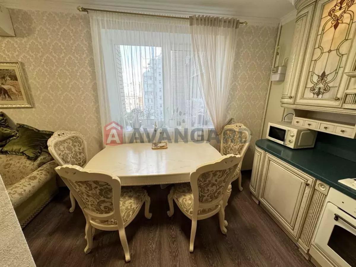 2 ��. ��������, 63/-/27 ��. �., 6/10 ������ ���� 12