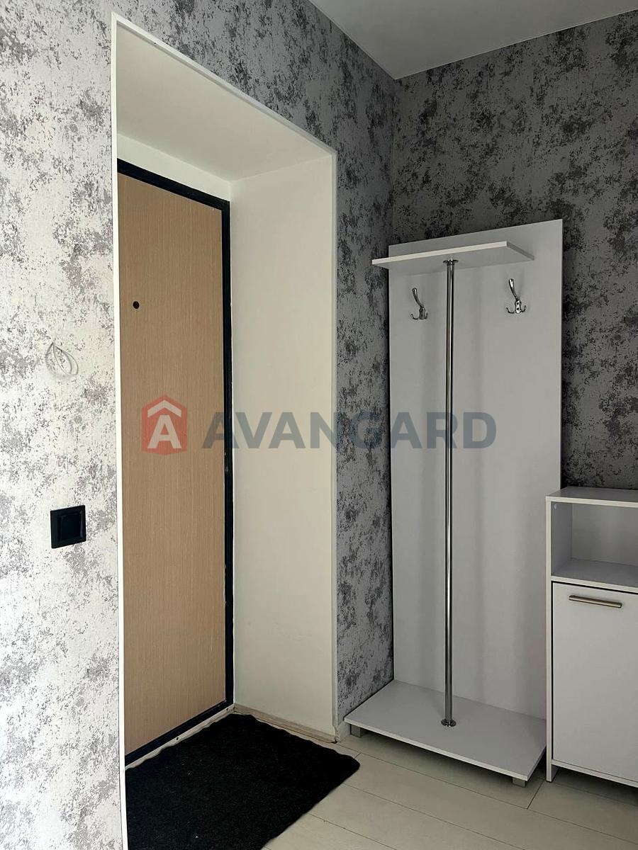 1 ��. ��������, 38.9 / 15.1 / 13.6 ��. �., 3/10 ������ ���� 11