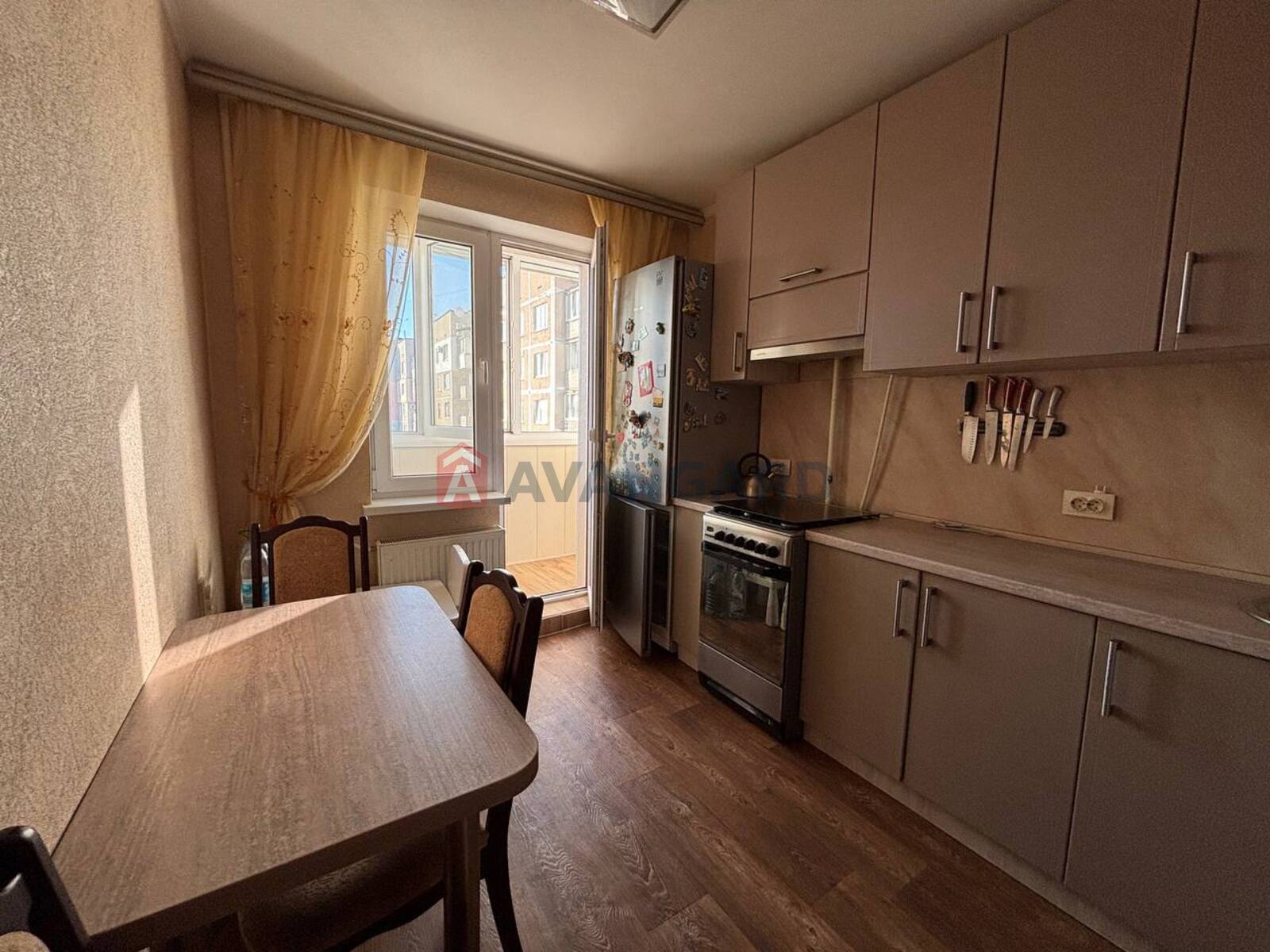 3 ��. ��������, 72/-/9 ��. �., 7/9 ������ ���� 1