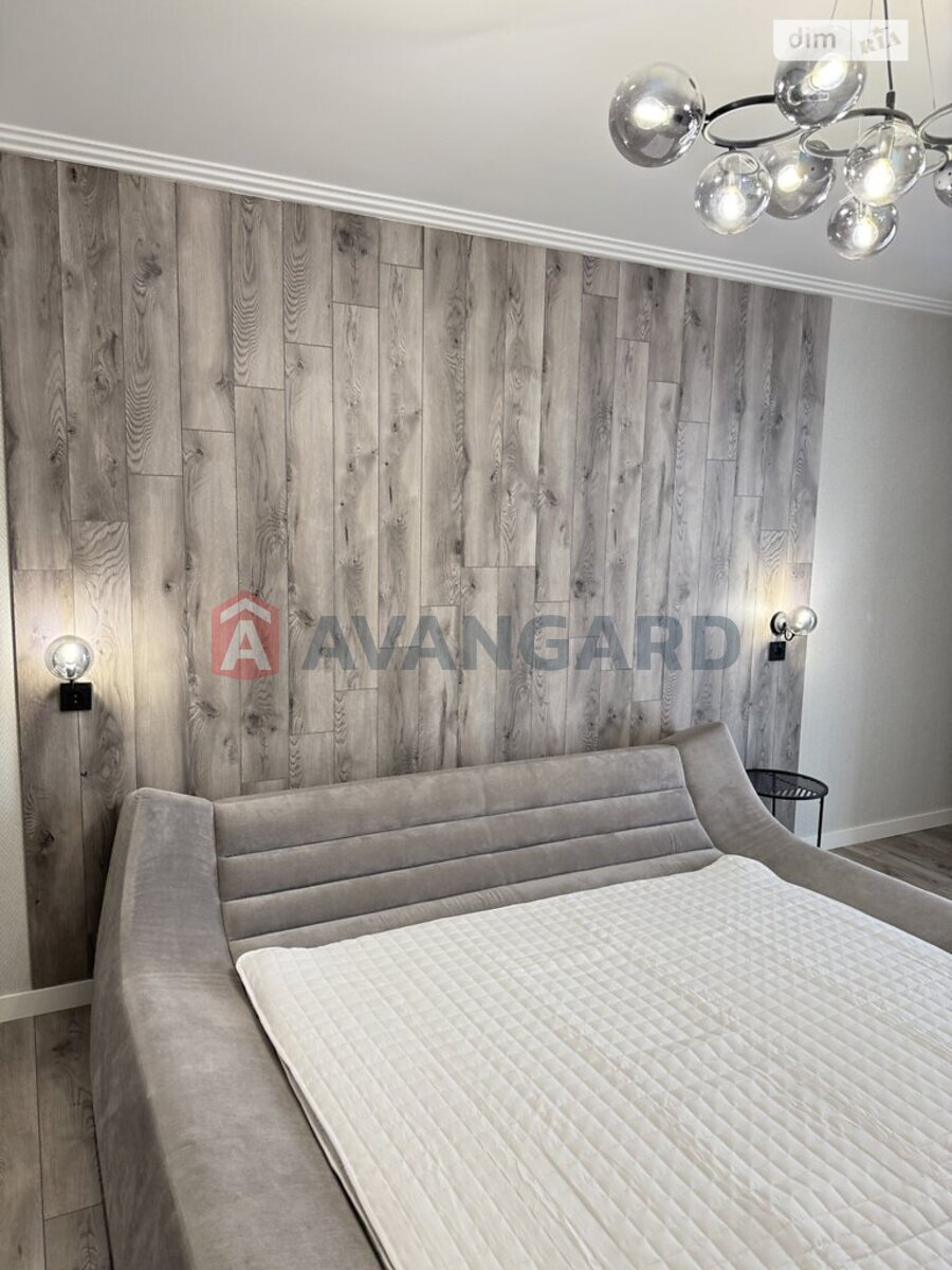 3 ��. ��������, 120/120/49 ��. �., 8/12 ������ ���� 15