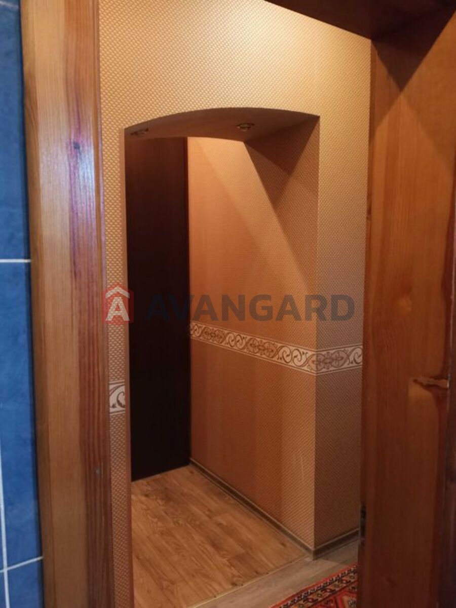 2 ��. ��������, 60/-/8 ��. �., 3/3 ������ ���� 20