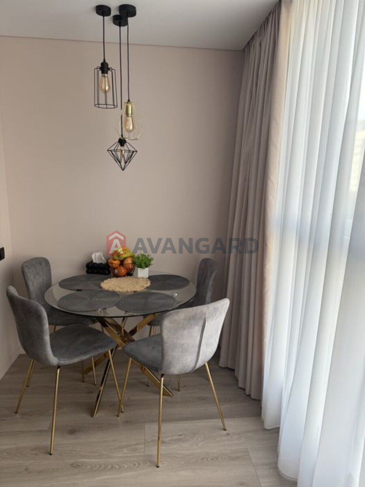 3 ��. ��������, 55/-/20 ��. �., 4/10 ������ ���� 2