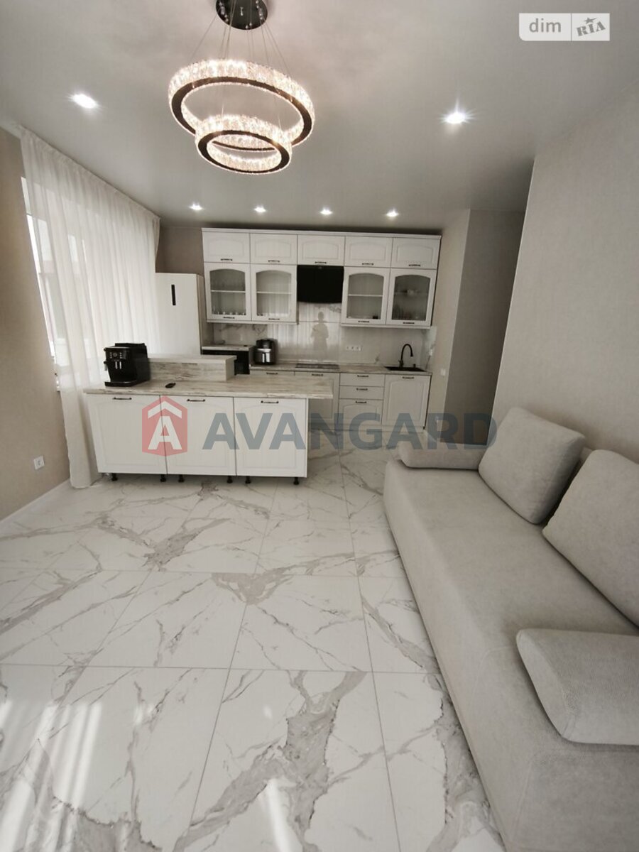 2 ��. ��������, 68/36/21 ��. �., 1/8 ������ ���� 2