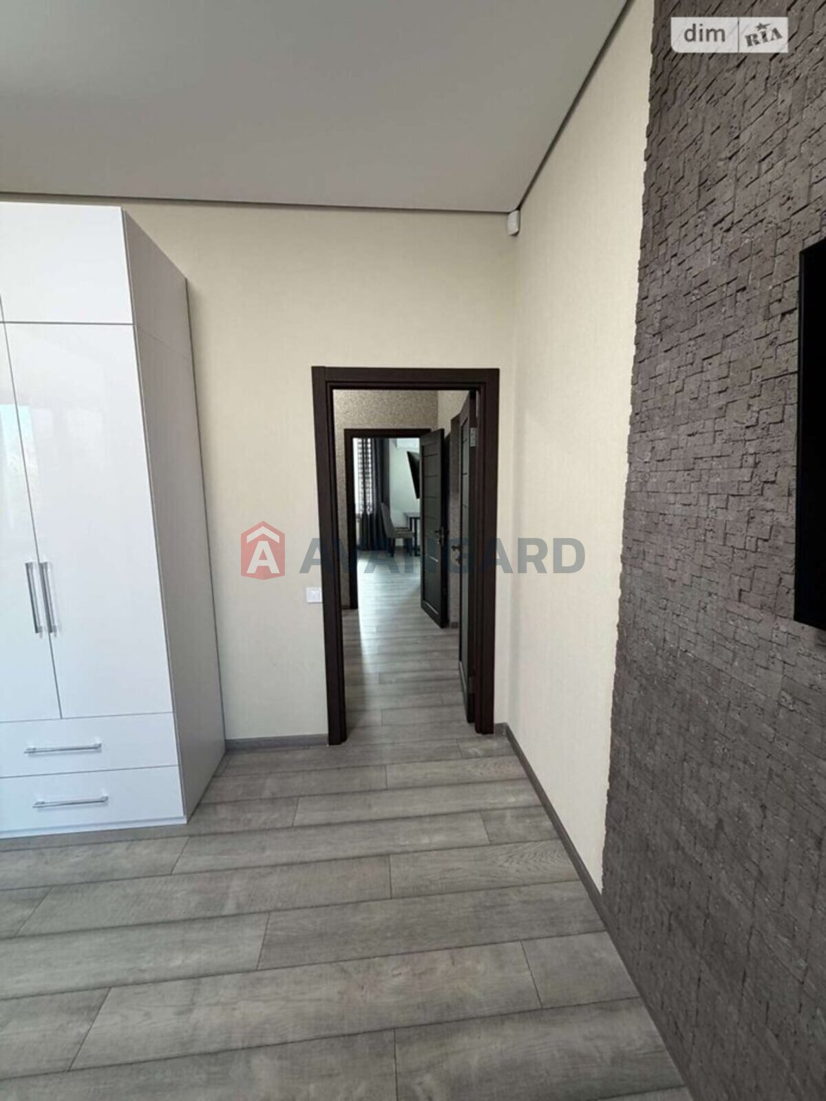 3 ��. ��������, 70/70/- ��. �., 2/5 ������ ���� 14