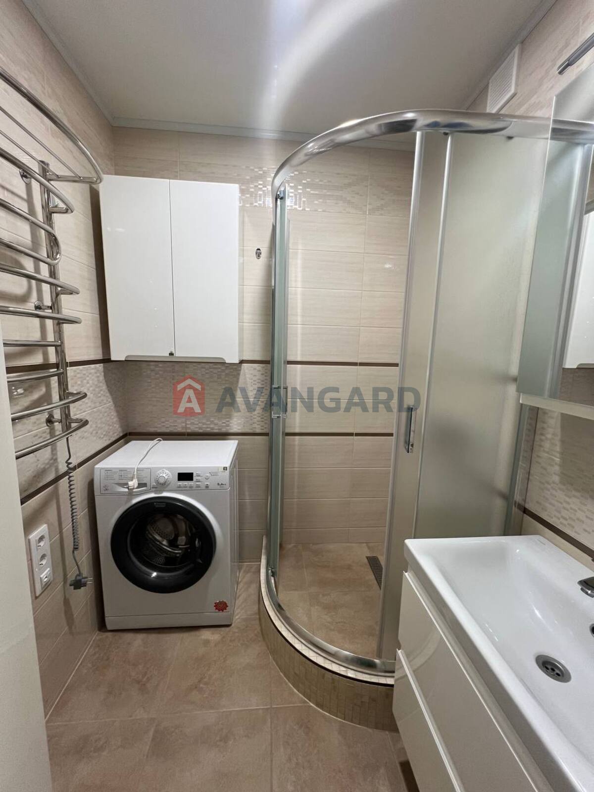 3 ��. ��������, 65/40/8 ��. �., 9/9 ������ ���� 9