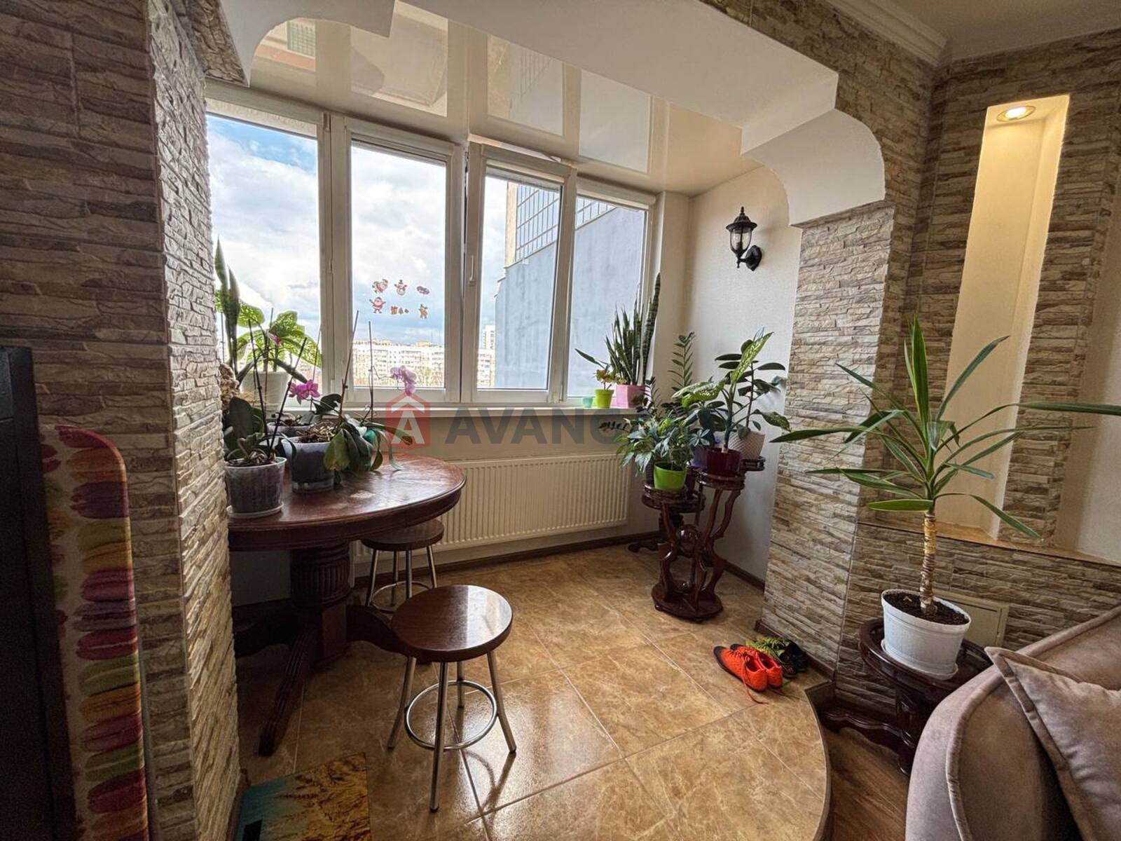 3 ��. ��������, 65/-/- ��. �., 8/10 ������ ���� 5