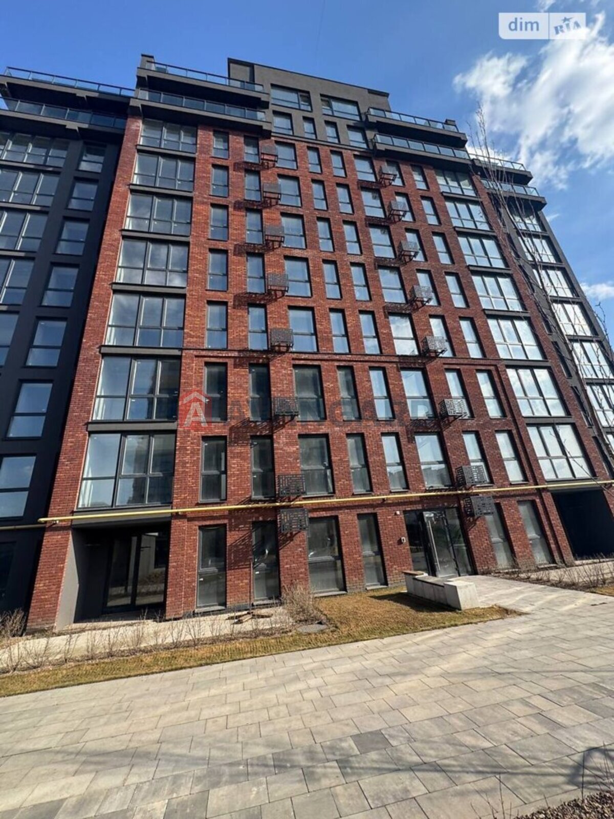 2 ��. ��������, 68/34/20 ��. �., 3/10 ������ ���� 15