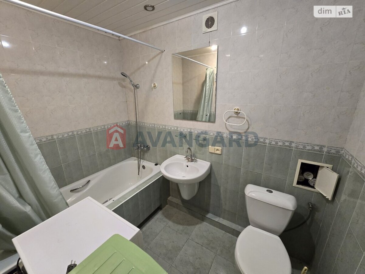 2 ��. ��������, 60/33/9 ��. �., 8/10 ������ ���� 4