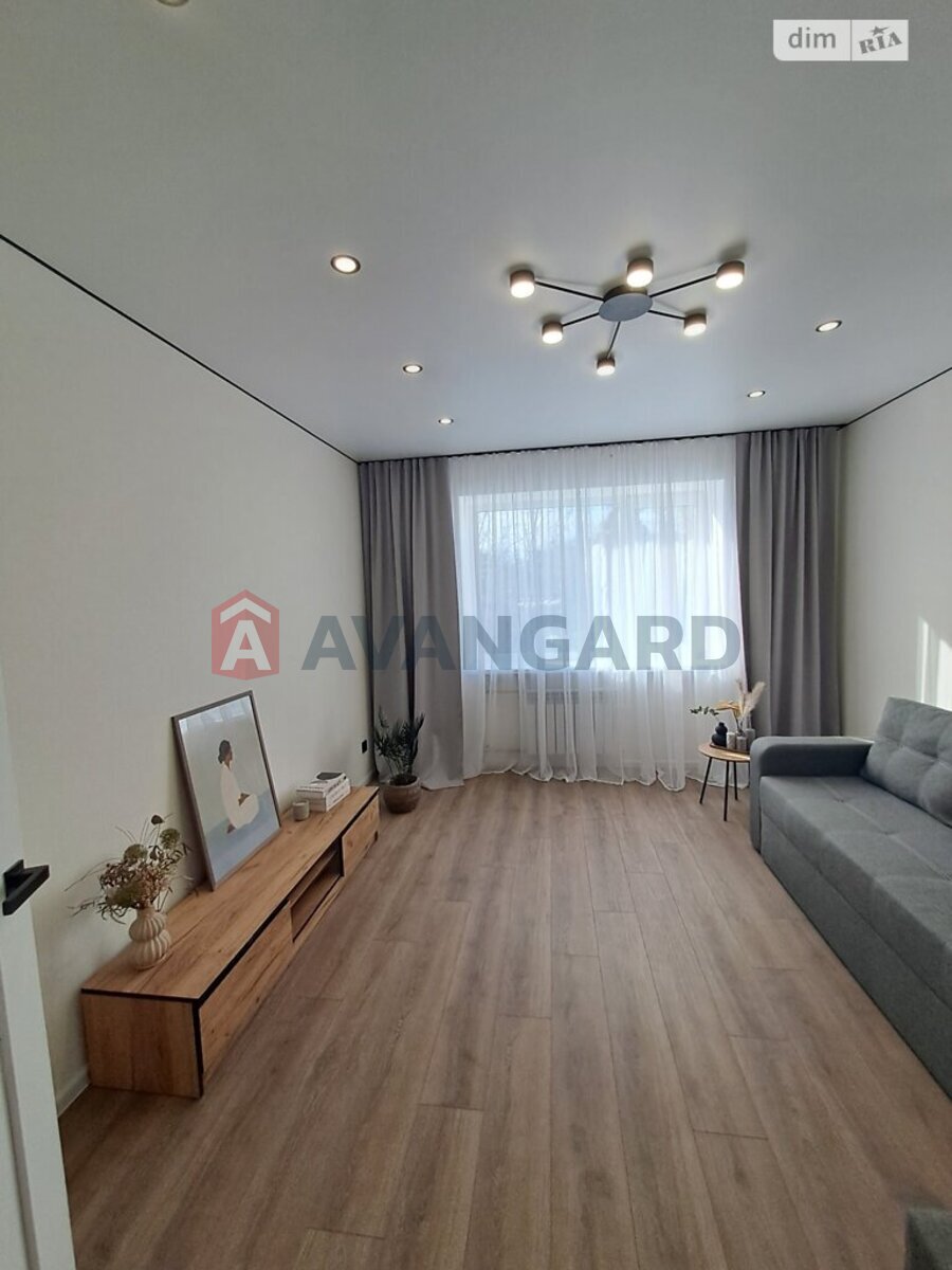 2 ��. ��������, 48/30/- ��. �., 4/9 ������ ���� 9