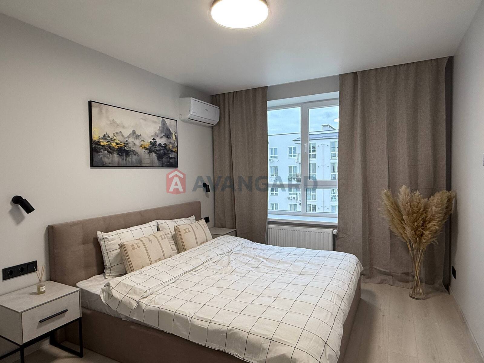 1 ��. ��������, 45/-/- ��. �., 9/10 ������ ���� 4