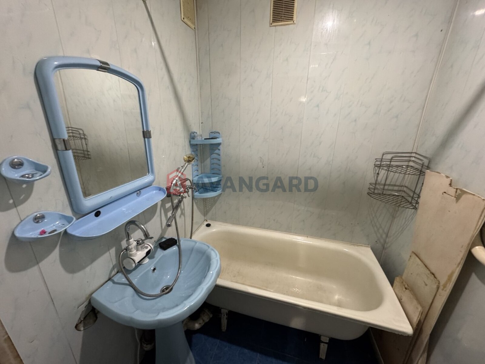 2 ��. ��������, 49/28/8 ��. �., 3/9 ������ ���� 5