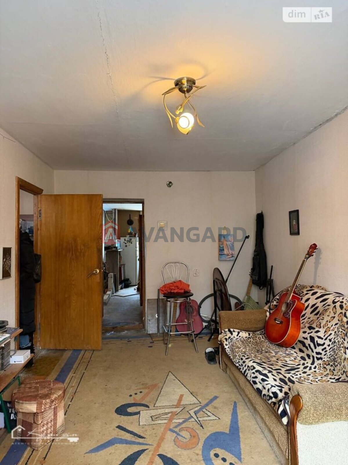 3 ��. ��������, 61/40/7 ��. �., 1/5 ������ ���� 4