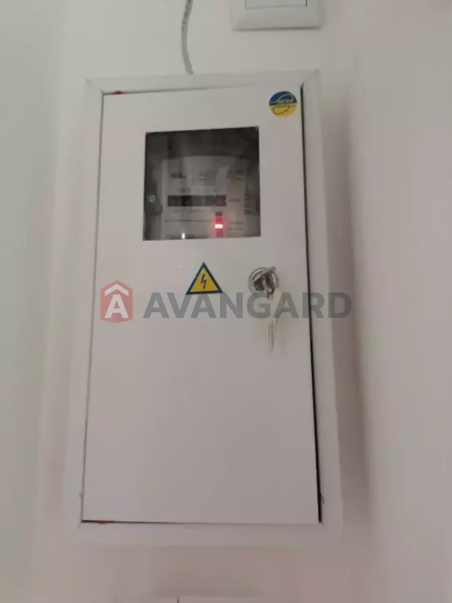 1 ��. ��������, 18/18/- ��. �., 2/3 ������ ���� 8