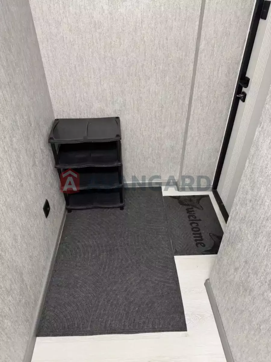 1 ��. ��������, 33/18/6 ��. �., 3/5 ������ ���� 20