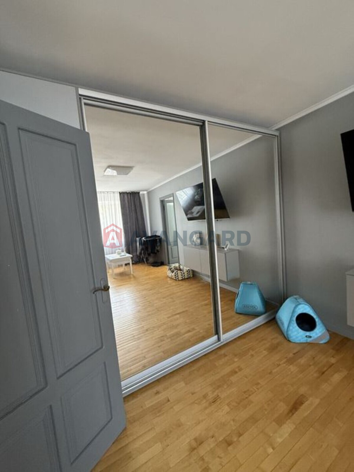 2 ��. ��������, 42/-/7 ��. �., 2/5 ������ ���� 4