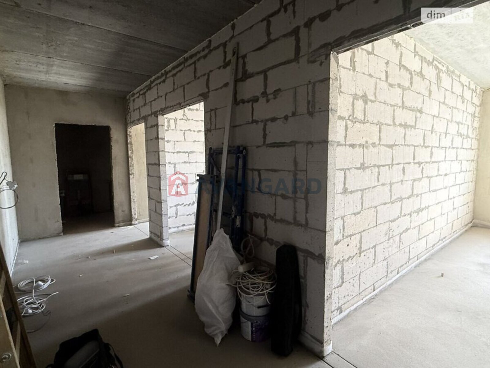 2 ��. ��������, 67/-/9 ��. �., 4/9 ������ ���� 12