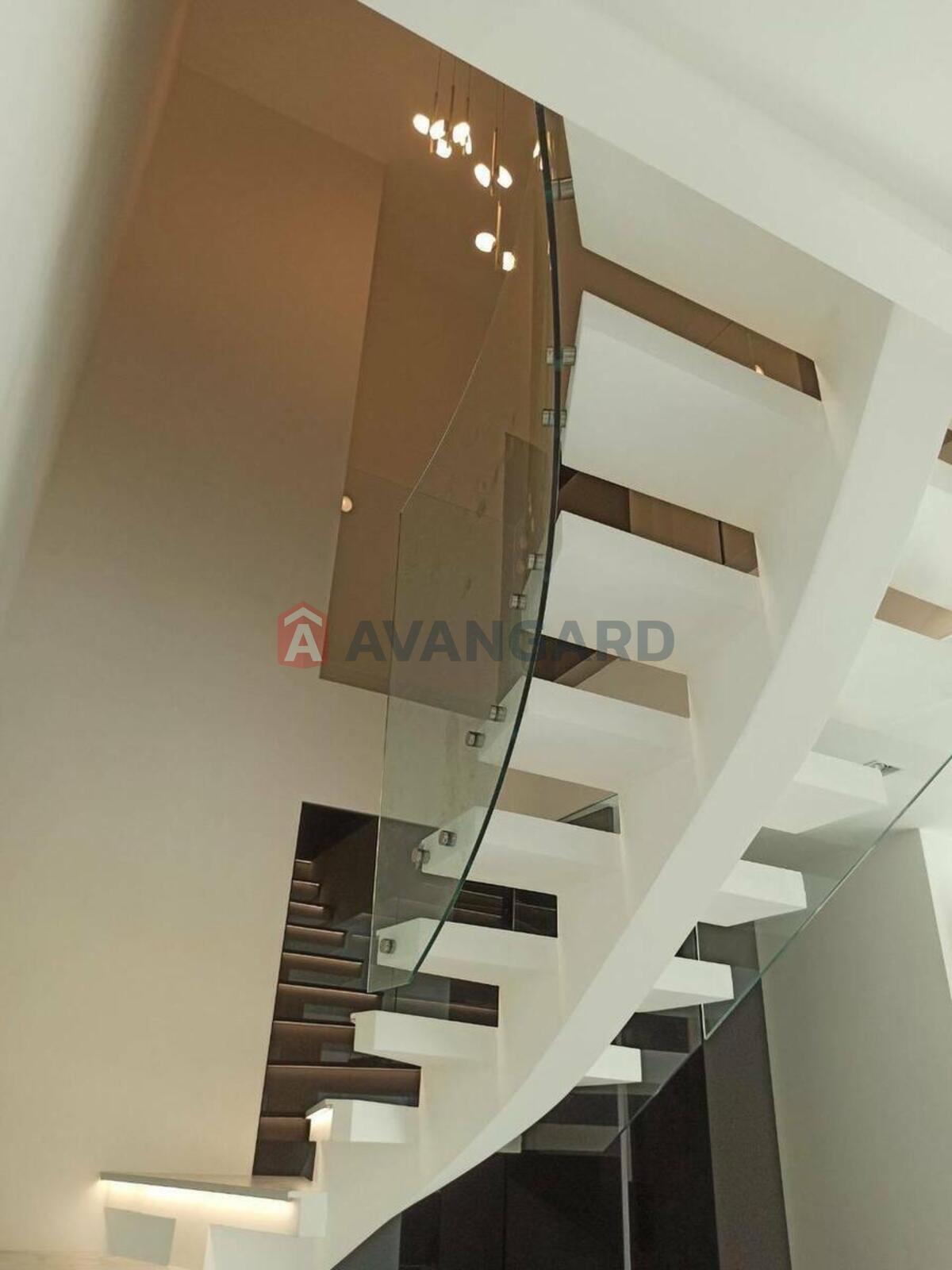 4 ��. ��������, 182/95/40 ��. �., 29/30 ������ ���� 4