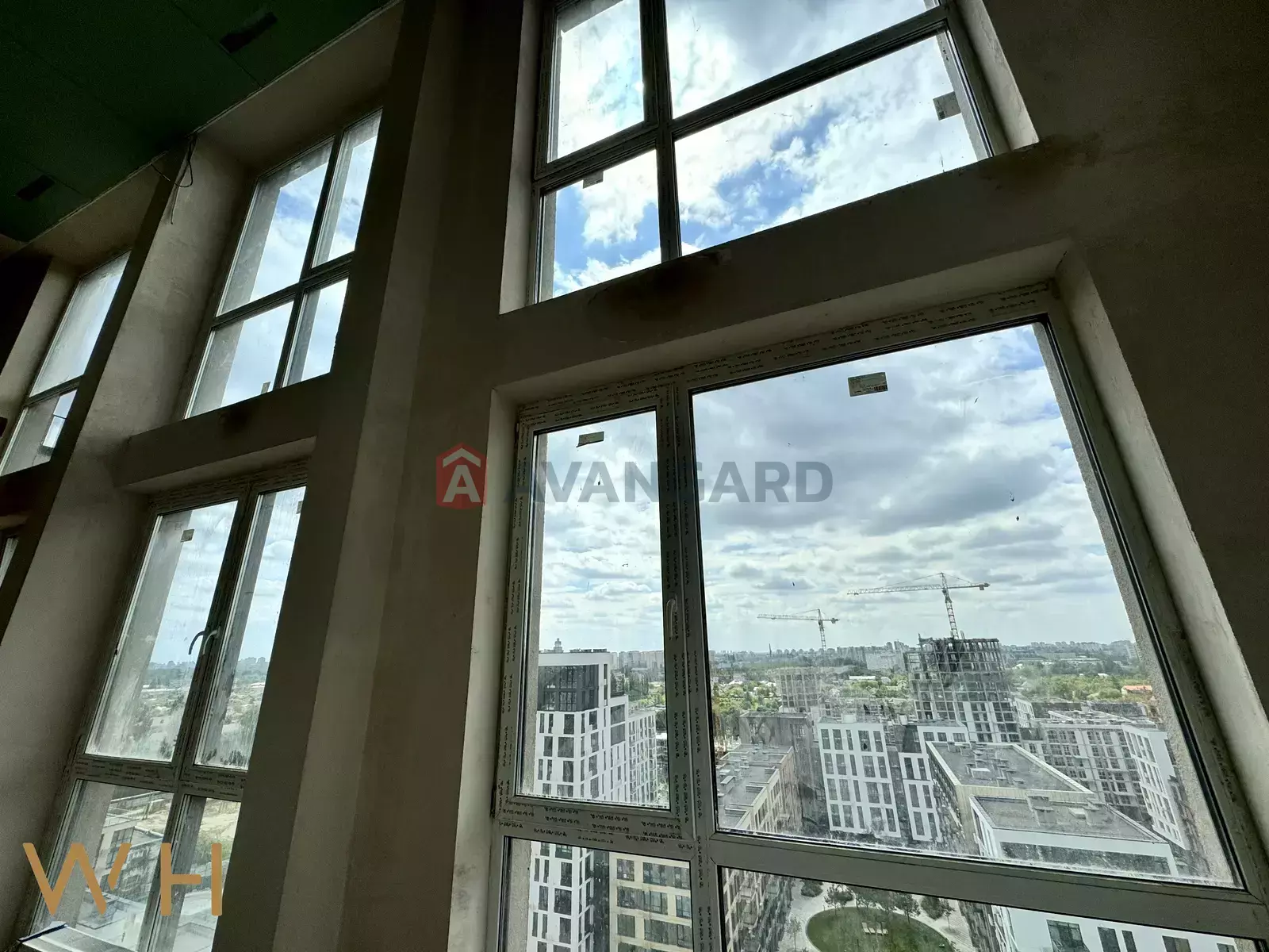 5 ��. ��������, 215/100/52 ��. �., 16/16 ������ ���� 5