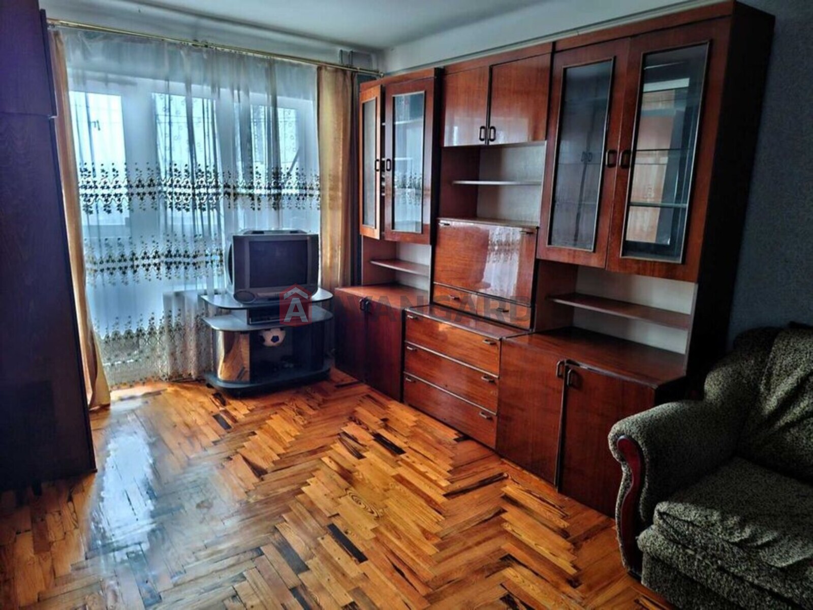 2 ��. ��������, 50/-/8 ��. �., 7/9 ������ ���� 1