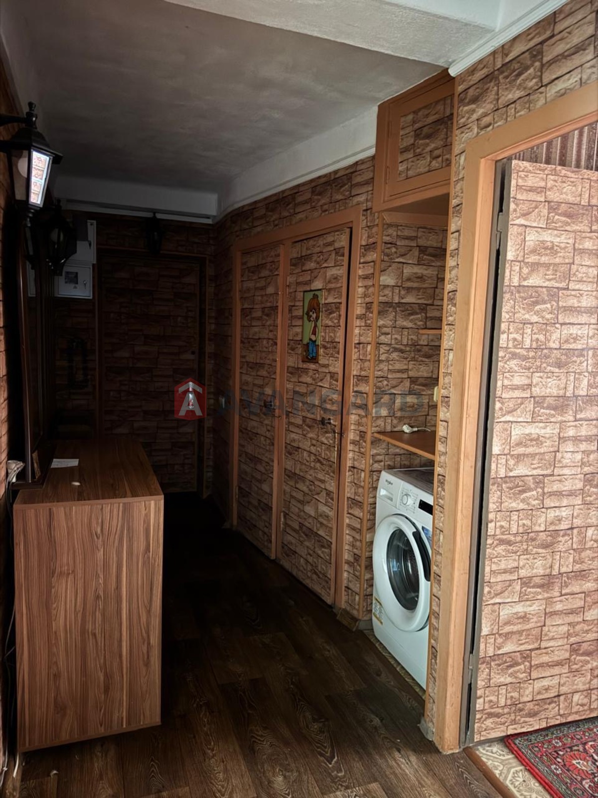 4 ��. ��������, 65,8/48/8 ��. �., 5/5 ������ ���� 13