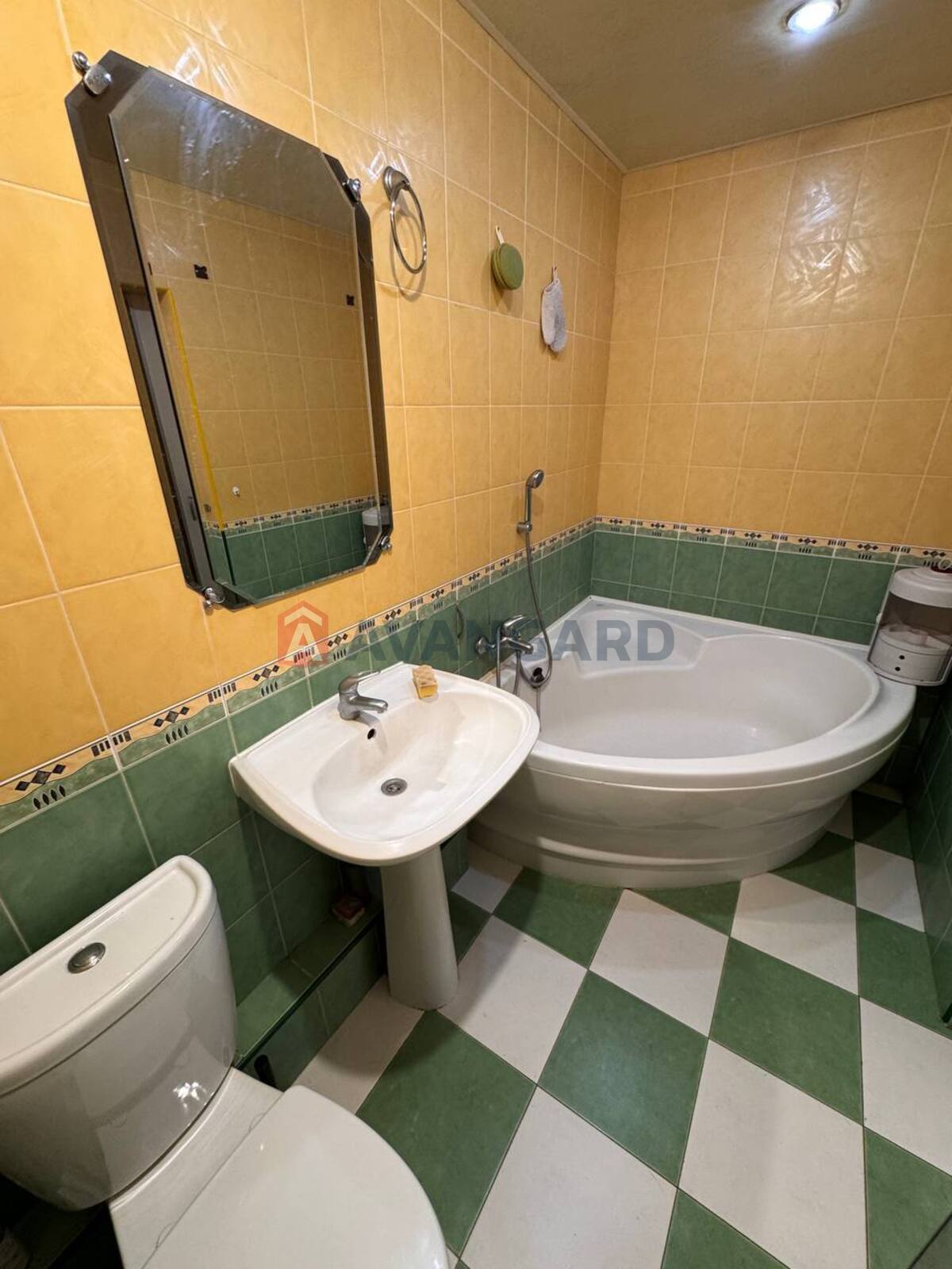 2 ��. ��������, 48/-/7 ��. �., 1/5 ������ ���� 15