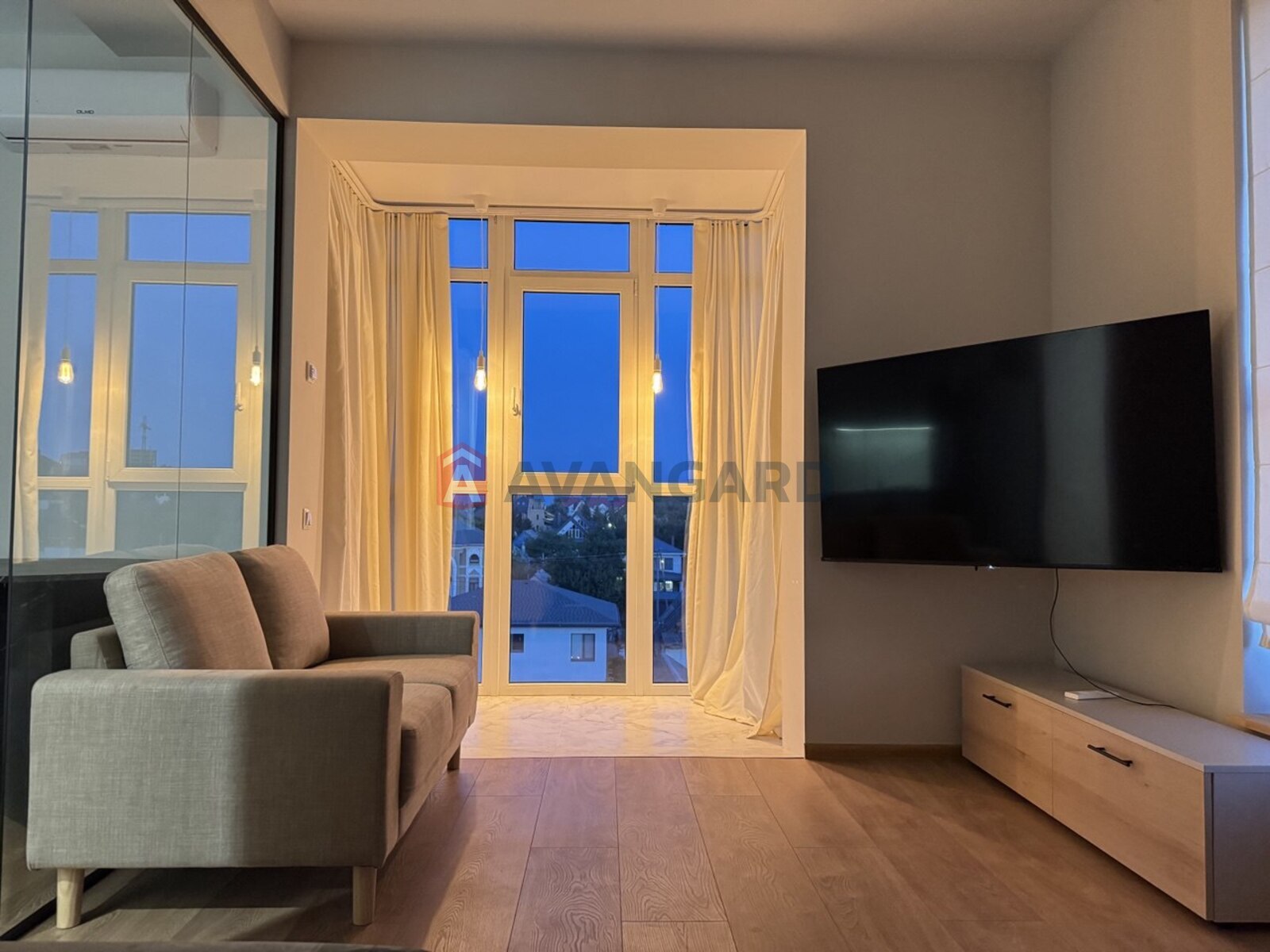 1 ��. ��������, 36/25/10 ��. �., 5/5 ������ ���� 1