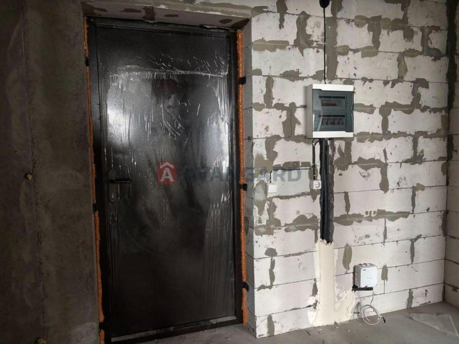 1 ��. ��������, 52/-/18 ��. �., 15/23 ������ ���� 10