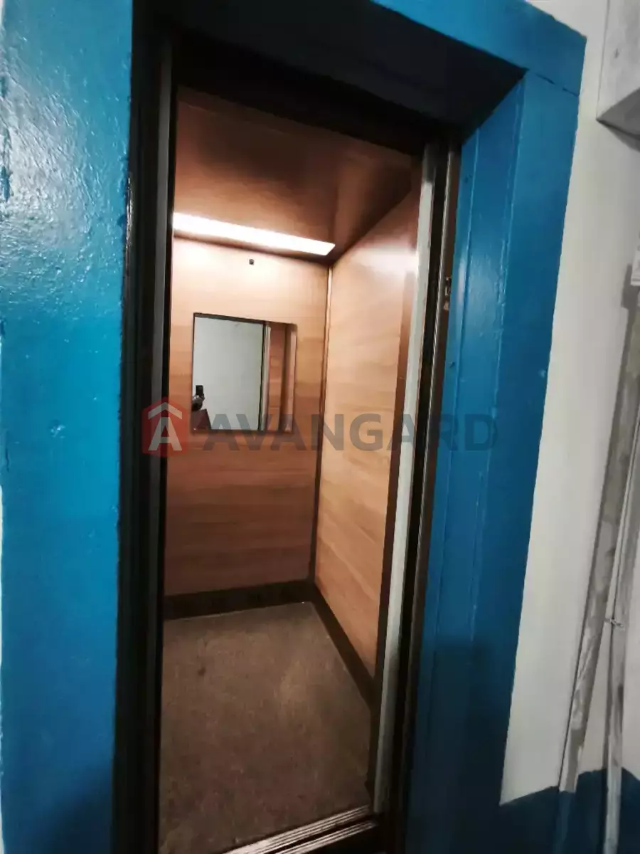 1 ��. ��������, 42/19/7 ��. �., 8/10 ������ ���� 9