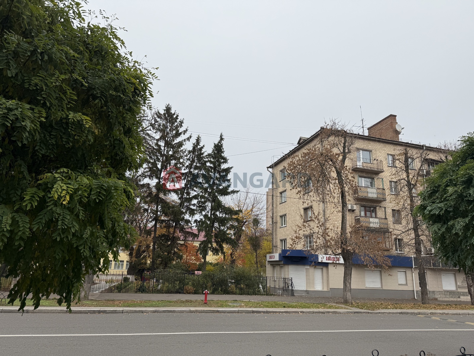 2 ��. ��������, 43,4/27,3/6 ��. �., 5/5 ������ ���� 13