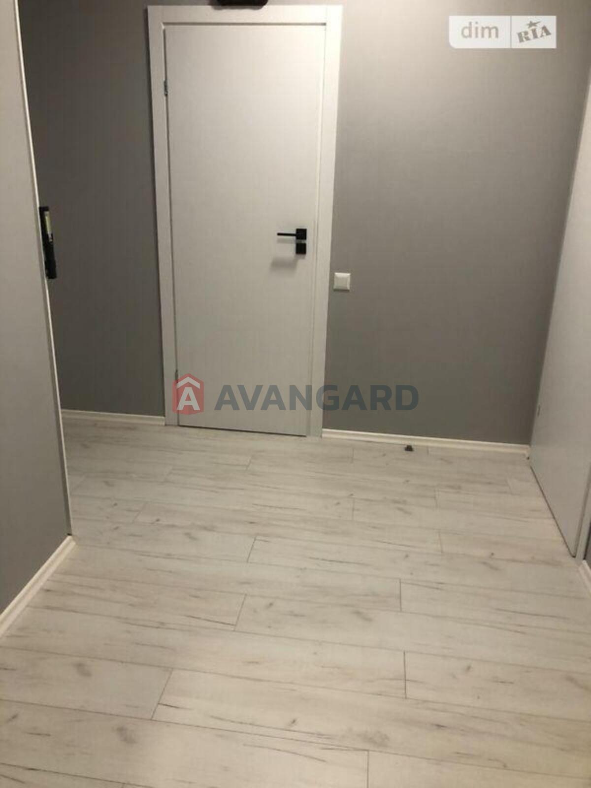 2 ��. ��������, 99/-/16 ��. �., 5/5 ������ ���� 8