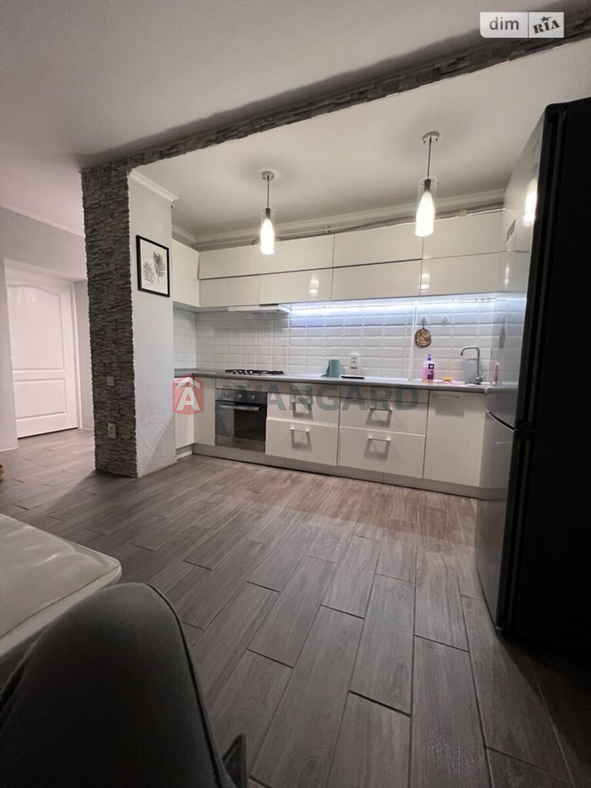 3 ��. ��������, 69/55/13 ��. �., 3/4 ������ ���� 7