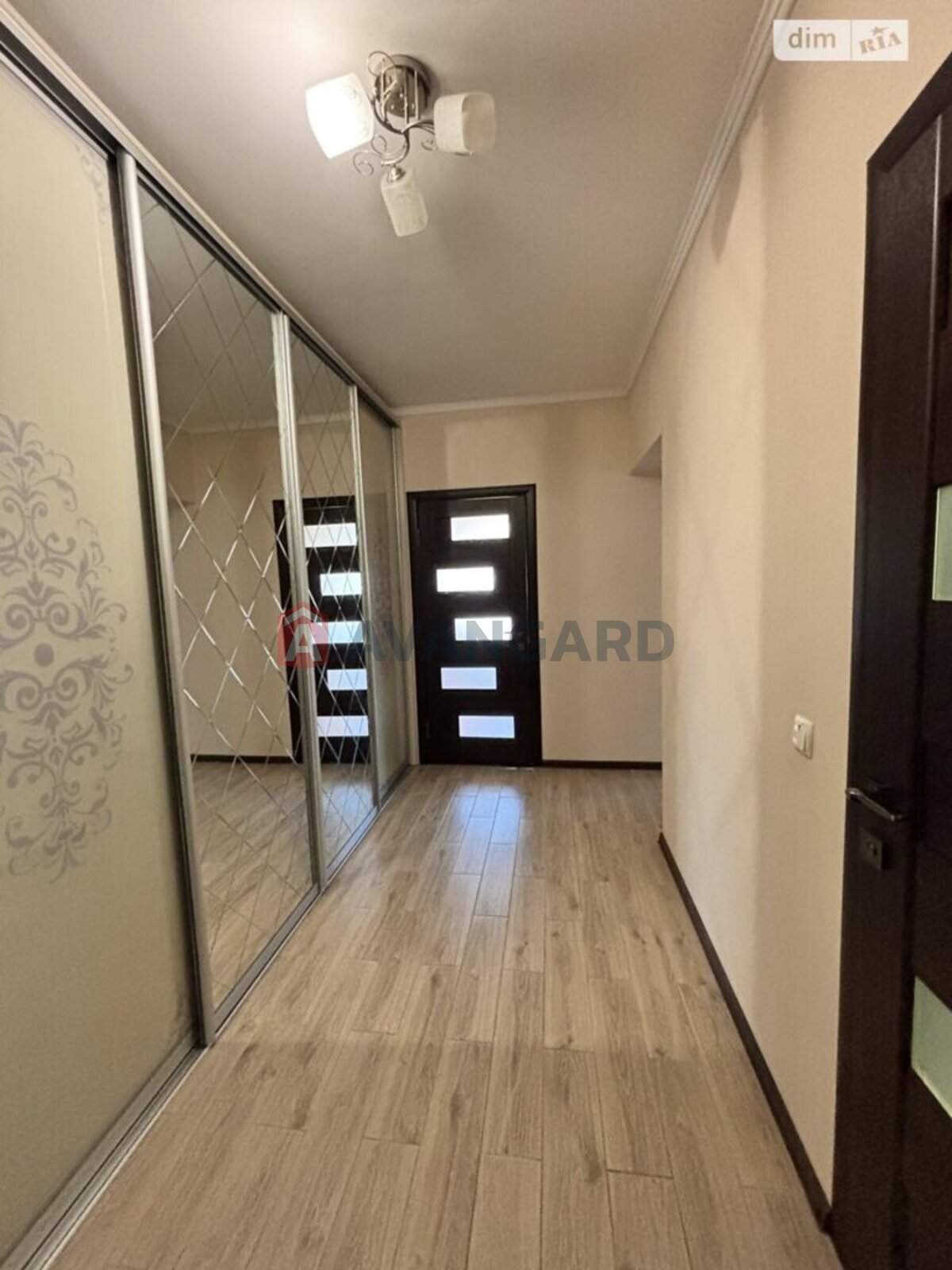 2 ��. ��������, 74/-/- ��. �., 3/5 ������ ���� 11